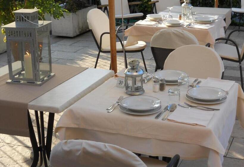 בית מלון כפרי Astoria