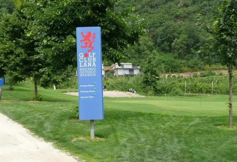 ホテル Burgleitenhof