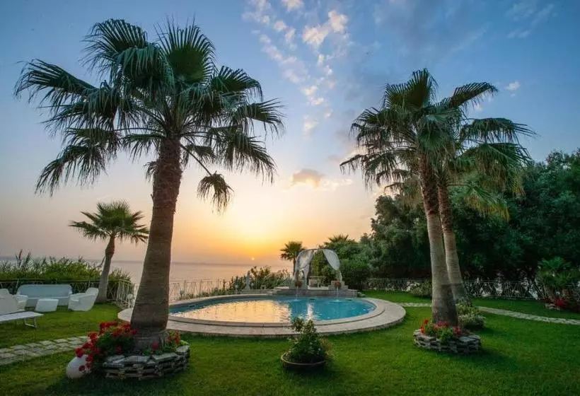 Hotelli Caposperone Resort