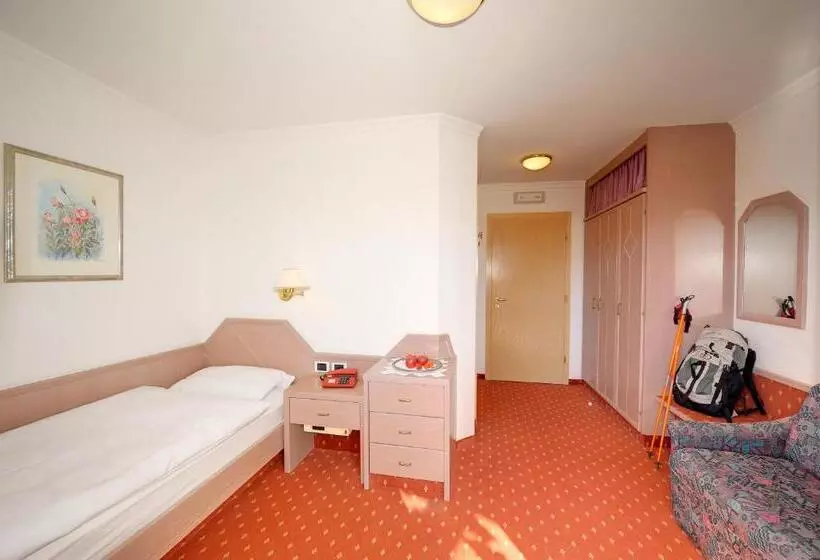 ホテル Dolomitenblick