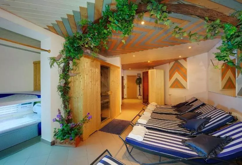 ホテル Dolomitenblick