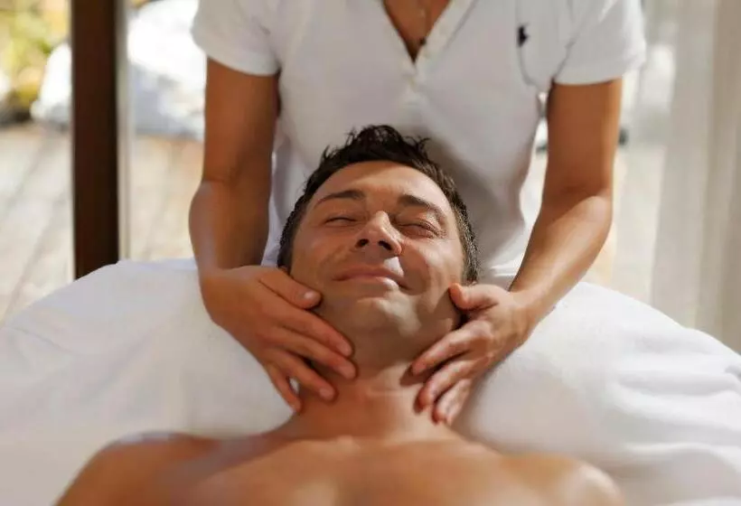 ホテル Dolomitenblick