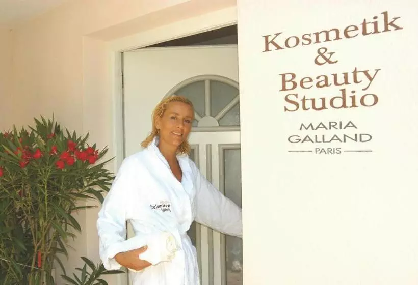 ホテル Dolomitenblick