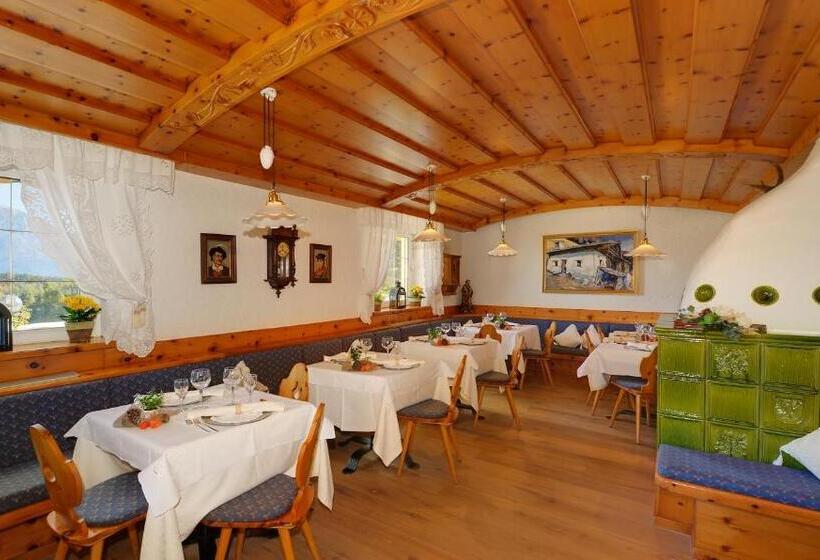 Отель Dolomitenblick