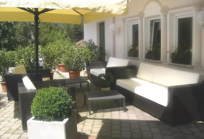 ホテル Dolomitenblick