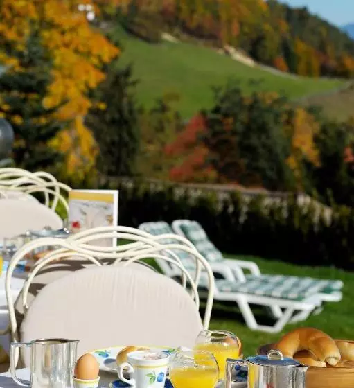 ホテル Dolomitenblick