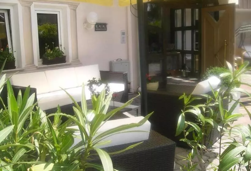 ホテル Dolomitenblick