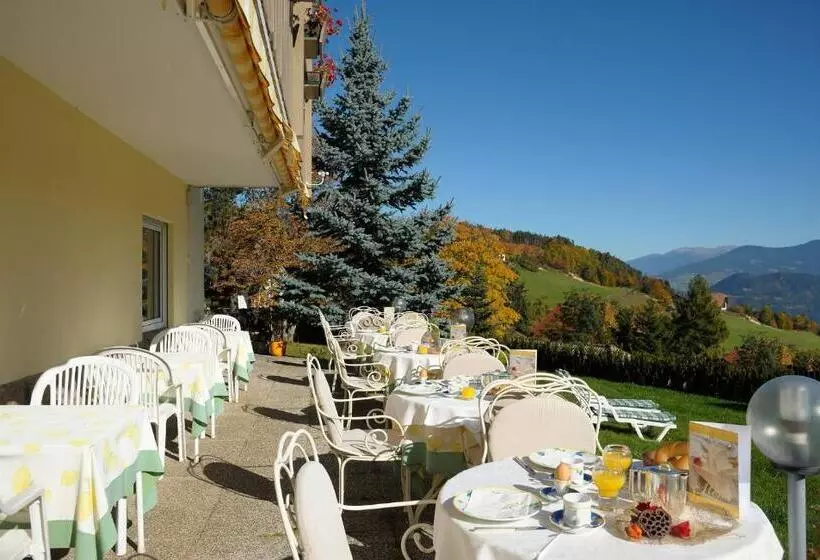 ホテル Dolomitenblick