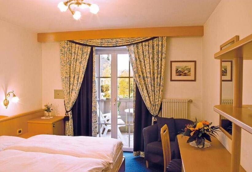 Отель Dolomitenblick