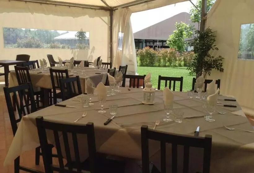 ホテル La Scuderia