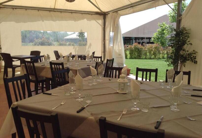 בית מלון כפרי La Scuderia