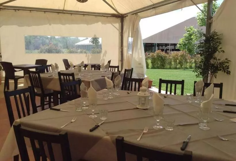 ホテル La Scuderia