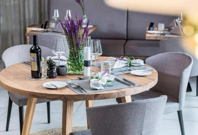 Hotelli Seehof Nature Retreat