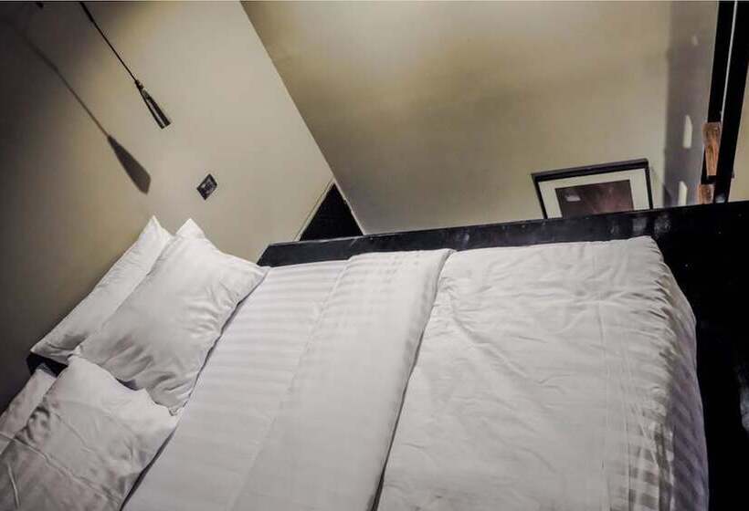 هتل The Urban Room