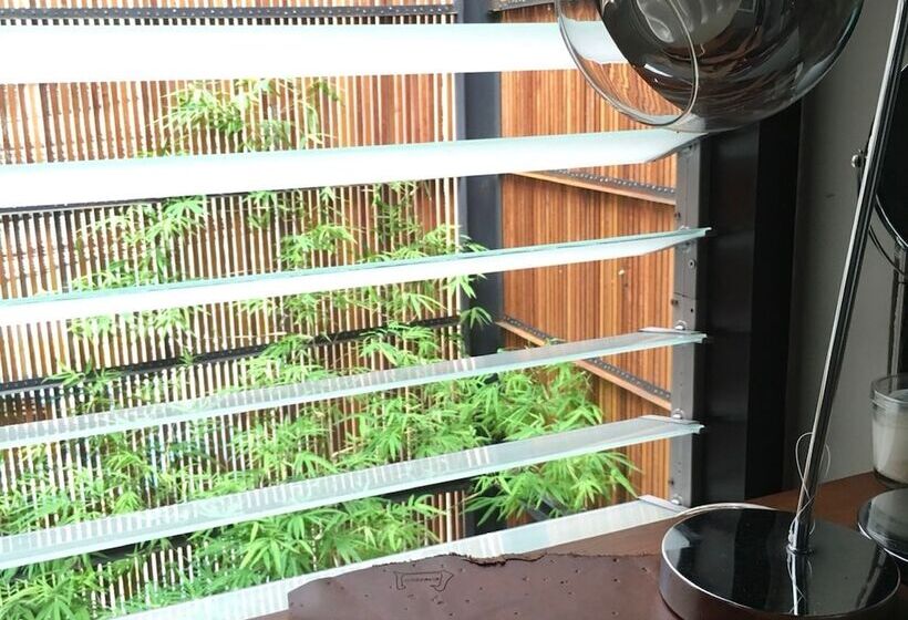 هتل The Urban Room