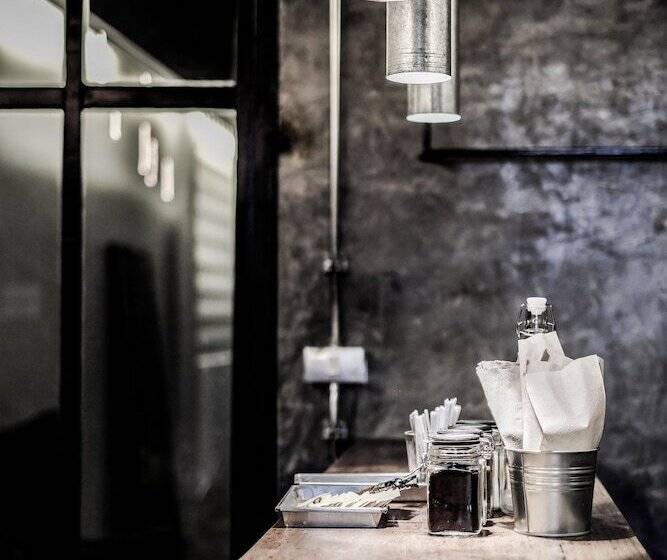 هتل The Urban Room