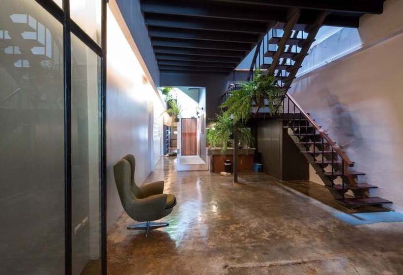 هتل The Urban Room