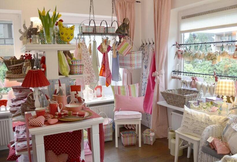 בית מלון כפרי Zum Goldenen Hirsch