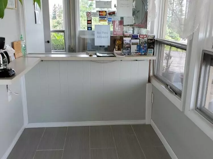 モーテル Dollar Inn