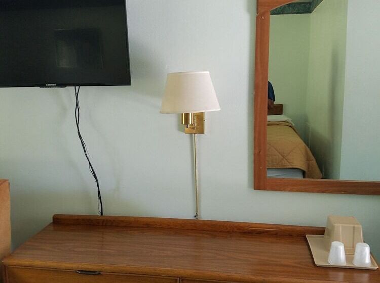 モーテル Dollar Inn