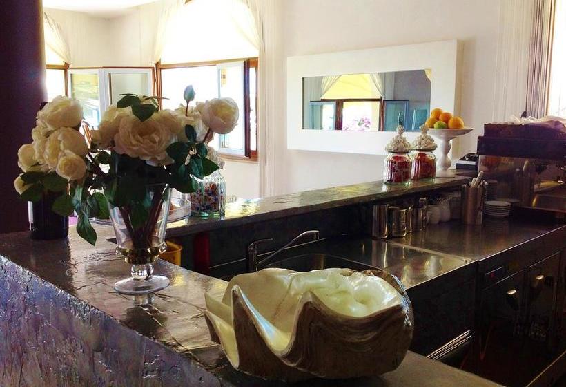 호텔 Port Calandra