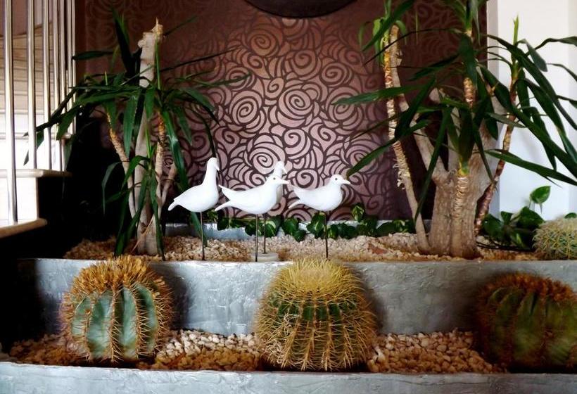 호텔 Port Calandra