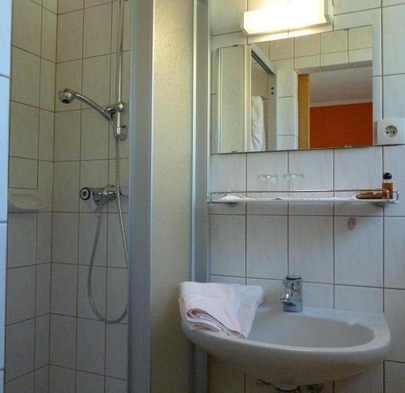 تختخواب و صبحانه Pension Brönimann