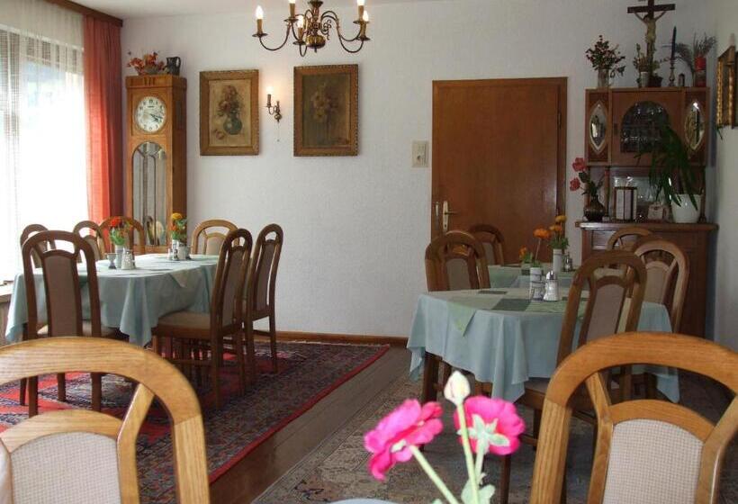 تختخواب و صبحانه Pension Brönimann