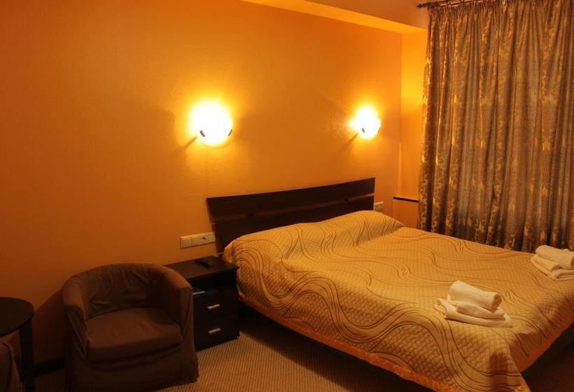 בית מלון כפרי Adam