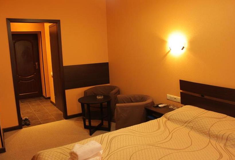 בית מלון כפרי Adam