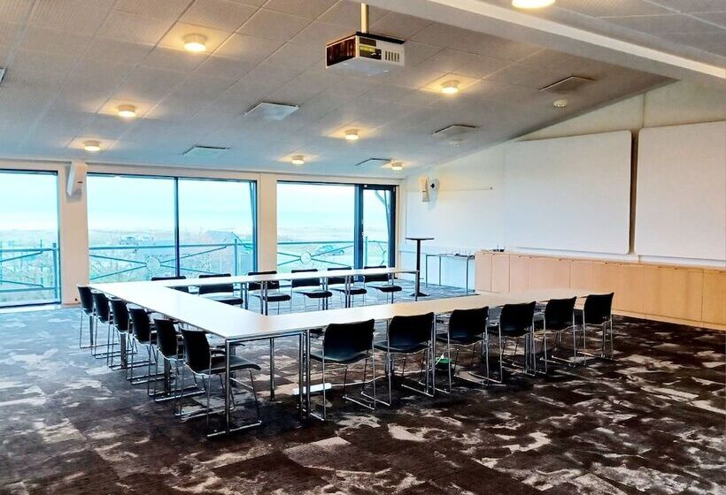 בית מלון כפרי Kobæk Strand Konferencecenter