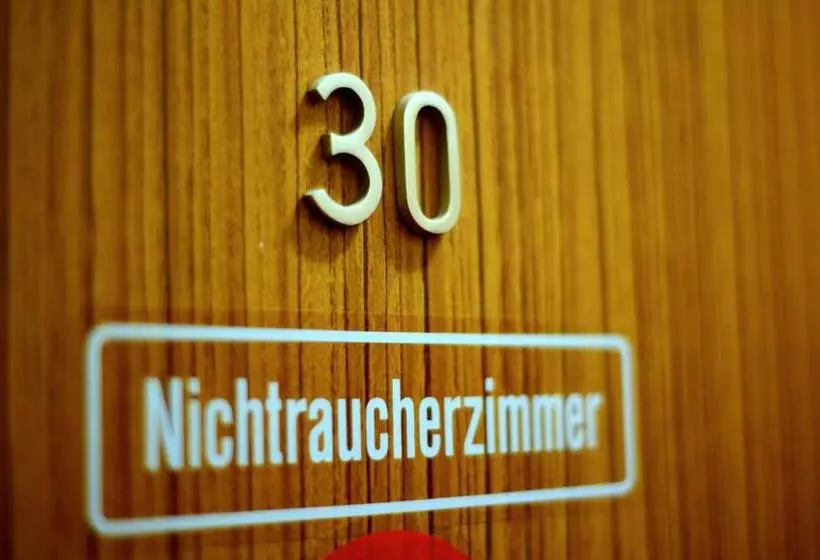 هتل Marienhof Düsseldorf Neuss