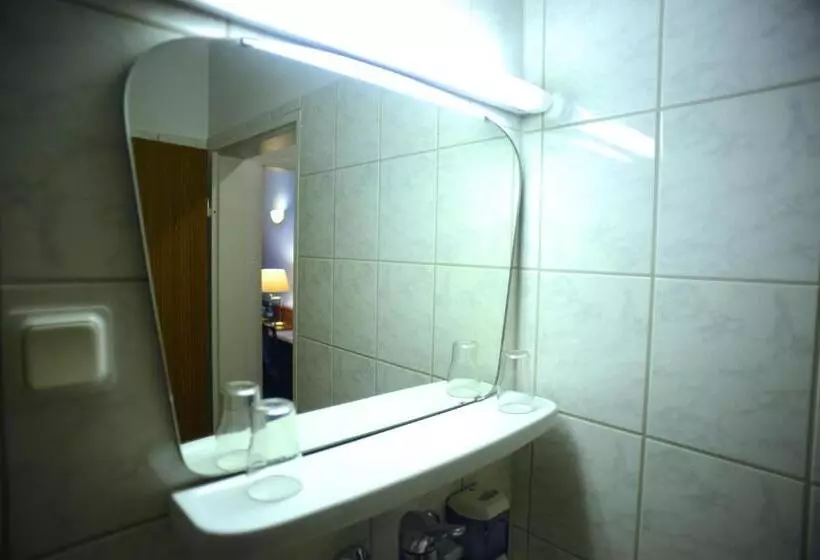 هتل Marienhof Düsseldorf Neuss