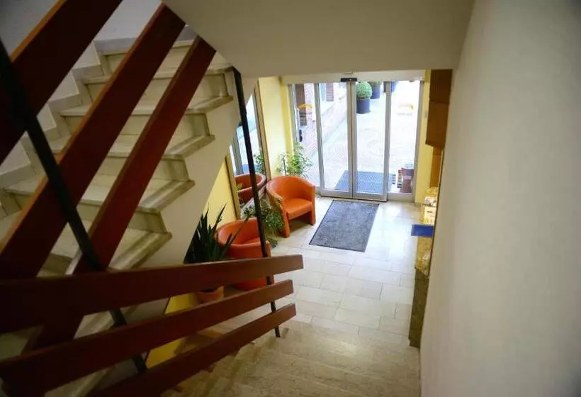 هتل Marienhof Düsseldorf Neuss