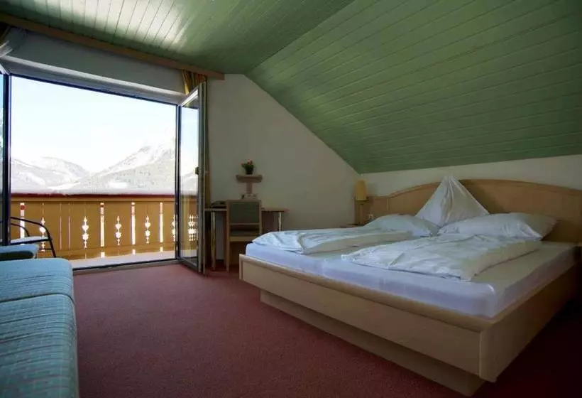 Hotelli Pension Sonnenuhr