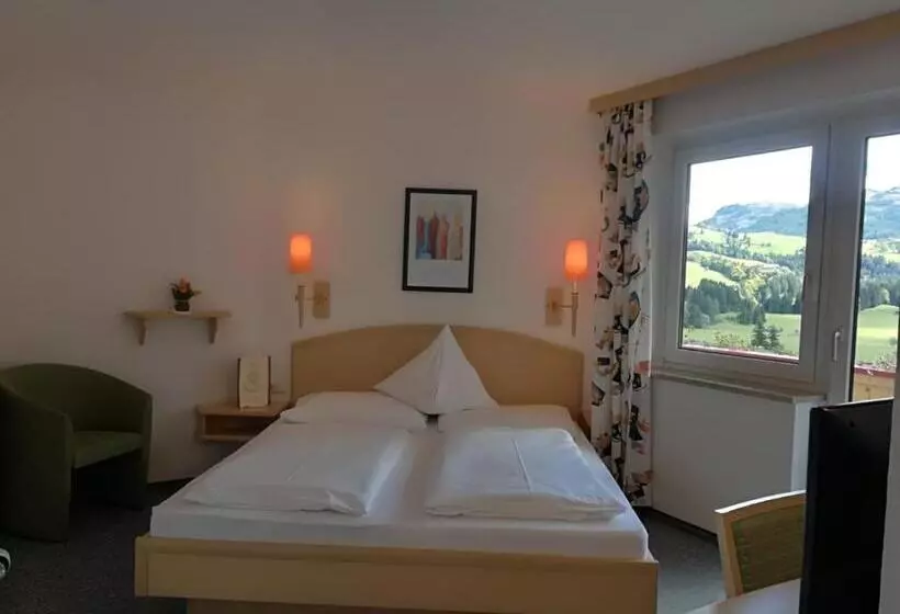 Hotelli Pension Sonnenuhr