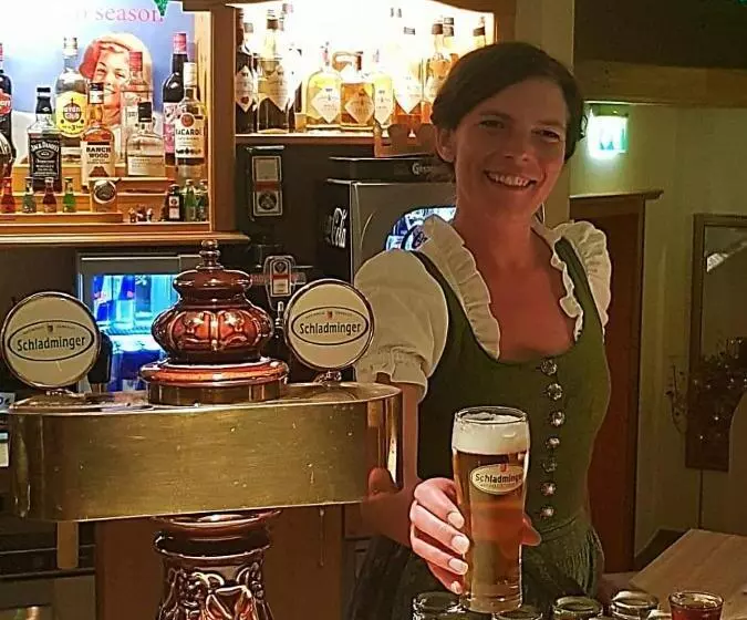 Hotelli Pension Sonnenuhr