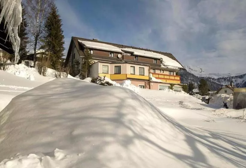 Hotelli Pension Sonnenuhr