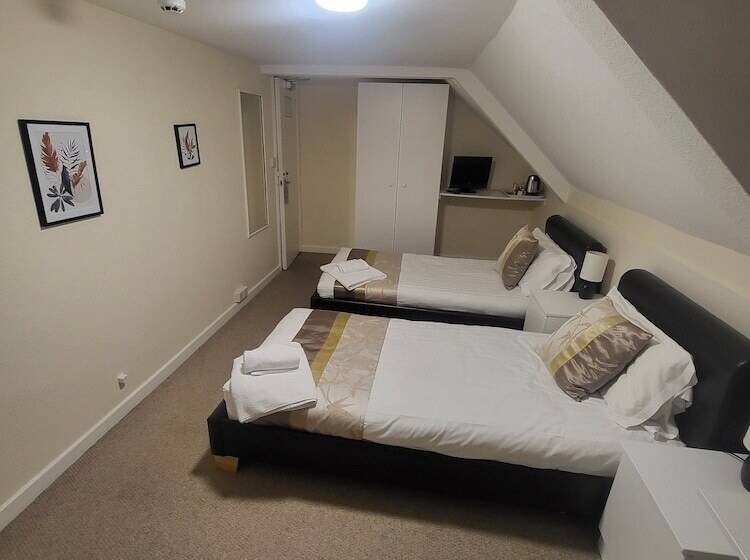 Отель The Old Bank House