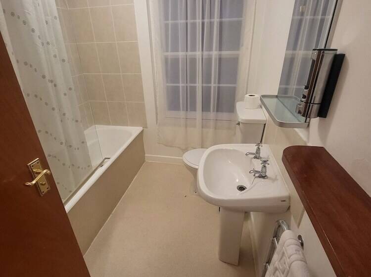 Отель The Old Bank House