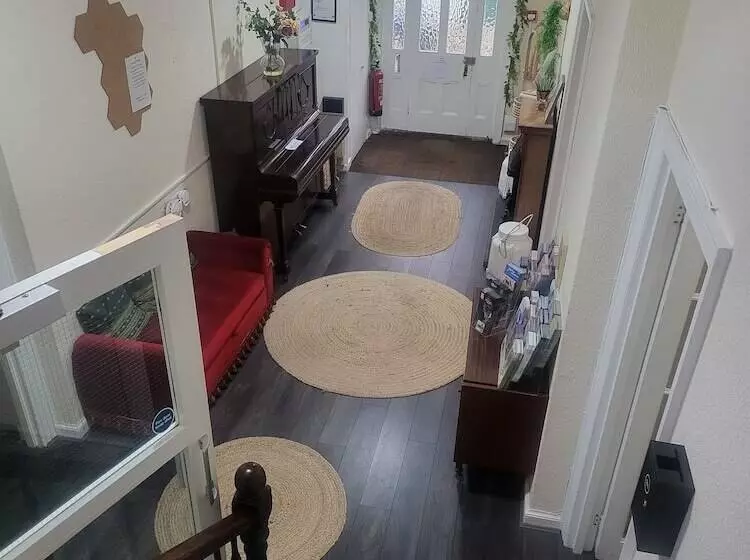 Hotelli The Old Bank House