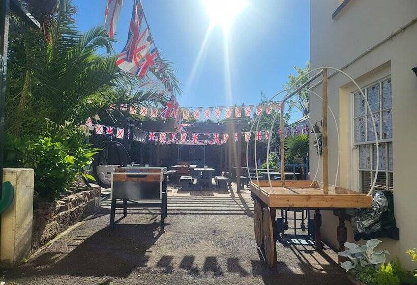 Отель The Old Bank House