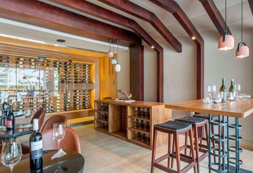 استراحتگاه Emotions by Hodelpa Puerto Plata