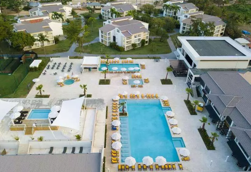 リゾートホテル Emotions by Hodelpa Puerto Plata