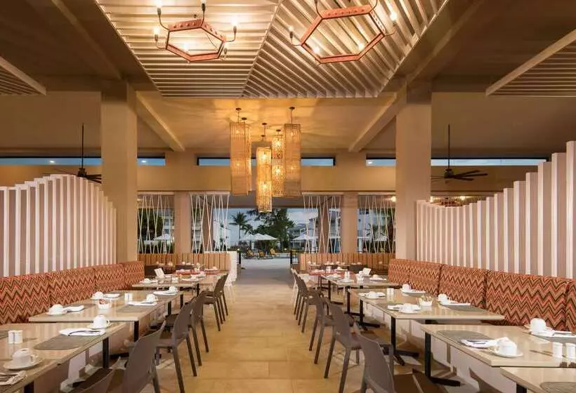 リゾートホテル Emotions by Hodelpa Puerto Plata