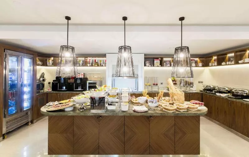 ホテル DoubleTree by Hilton Jeddah Alandalus Mall