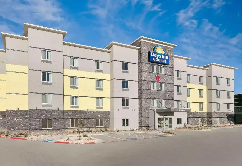 Hotelli Days Inn & Suites By Wyndham Lubbock Medical Center