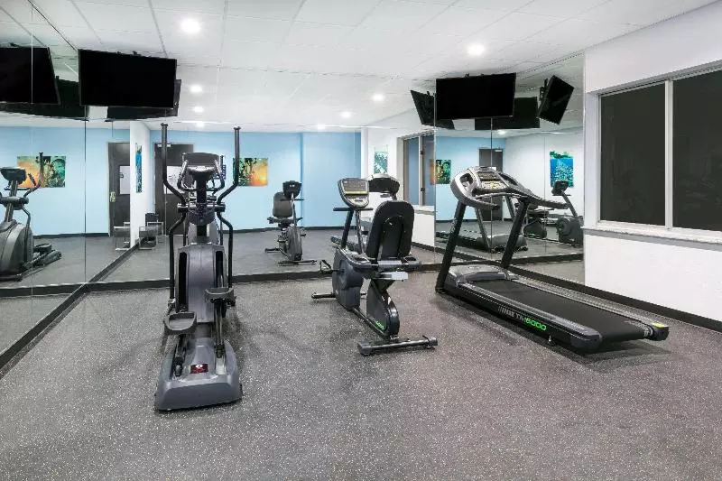 Hotelli Days Inn & Suites By Wyndham Lubbock Medical Center