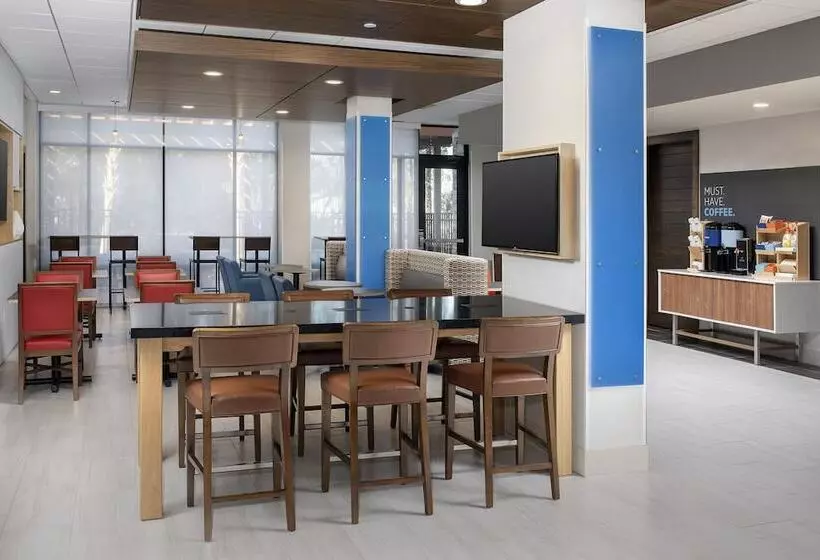 ホテル Holiday Inn Express & Suites   North Brunswick, An Ihg