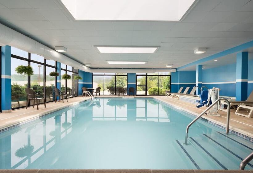 בית מלון כפרי Holiday Inn Express & Suites North Brunswick, An Ihg